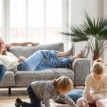 Nietypowi pomocnicy typowej rodziny. Jakie rozwiązania smart home warto wdrożyć?