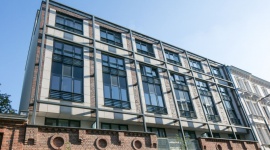 Projektowanie architektury i wnętrz z poszanowaniem przeszłości Dom, LIFESTYLE - W całej Polsce znajduje się mnóstwo wiekowych budynków, które są przeznaczane zarówno na miejsca użyteczności publicznej, jak i mieszkania prywatne. Przy ich rewitalizacji, remontach i aranżacji warto pamiętać o historii, która za nimi stoi.