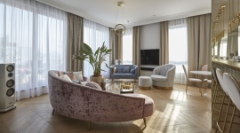 Magiczna szkatułka pełna skarbów – rodzinny apartament na Wilanowie Dom, LIFESTYLE - Przemierzając wnętrza tego warszawskiego apartamentu mamy wrażenie, jakbyśmy odkrywali kolejne bajkowe światy.