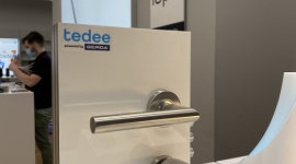 Przetestuj tedee w iSpocie Dom, LIFESTYLE - Inteligentny zamek to rozwiązanie, które zapewnia wygodę i bezpieczeństwo domu. Teraz klienci mogą sami wypróbować jego działanie w praktyce i przekonać się, że sterowanie zamkiem za pomocą smartfona jest proste!