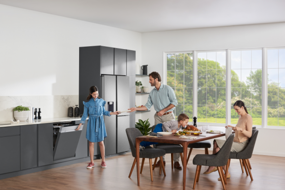 5 rzeczy, z których nie musisz rezygnować wybierając lodówkę do zabudowy Dom, LIFESTYLE - Wybierając lodówkę do zabudowy nie musisz iść na kompromisy. Nowoczesne modele oferują technologie i innowacje, które pozwalają zachować świeżość i smak produktów na dłużej.