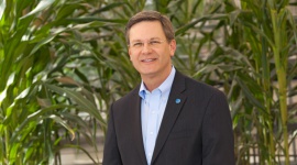 Jim Collins - potrzeba większego skoncentrowania się na zrównoważonym rolnictwie Rolnictwo, BIZNES - Podczas spotkania organizowanego przez Financial Times, Dyrektor Generalny Corteva Agriscience podkreślał pozytywny wpływ rolnictwa na klimat