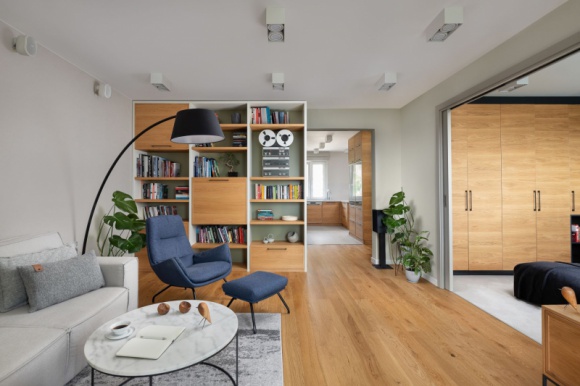 Kolory delikatności Farby PARA Paints we wnętrzach Dom, LIFESTYLE - Umiejętnie grając tonami ciepłymi i chłodnymi, wykończeniem matowym, błyszczącym lub z delikatnym połyskiem możemy zmienić optycznie proporcje wnętrza i jego klimat. Poznajcie możliwości aranżacyjne farb PARA Paints dostępnych w sieci salonów Dekorian Home.