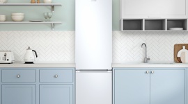 Samsung prezentuje nową linię lodówek Grand+ Dom, LIFESTYLE - W ostatnim czasie wszyscy przekonaliśmy się, że robienie większych zakupów ma sens. Po pierwsze unikamy dzięki temu częstych wizyt w sklepie, a po drugie zawsze mamy pod ręką ulubione produkty.