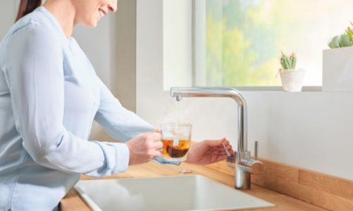 Wrzątek do kawy prosto z kranu. Poznaj baterię kuchenną 3in1 InSinkErator!
