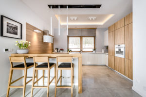 KAMmoduê Pro-Line póêwysep Urządzamy kuchnie: wybieramy wyspę kuchenną. W kuchni liczy się wygoda i ergonomia, dlatego nie ma tutaj miejsca na przypadkowe lub źle rozmieszczone meble